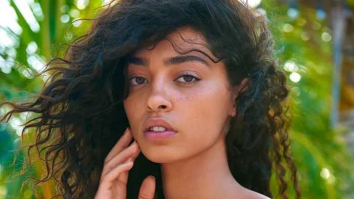 Raven Lyn was photographed by Yu Tsai in Aruba.